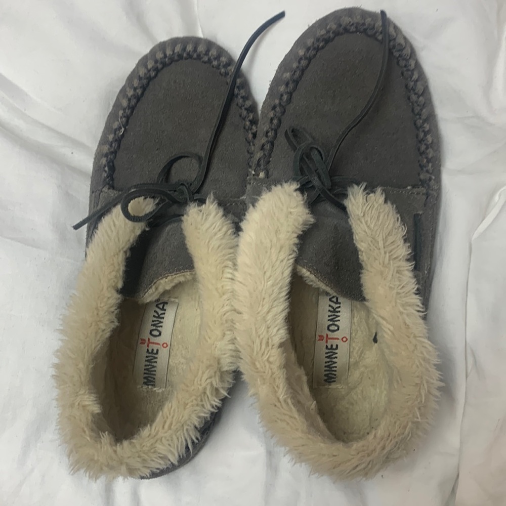 Minnetonka moccasins size 8